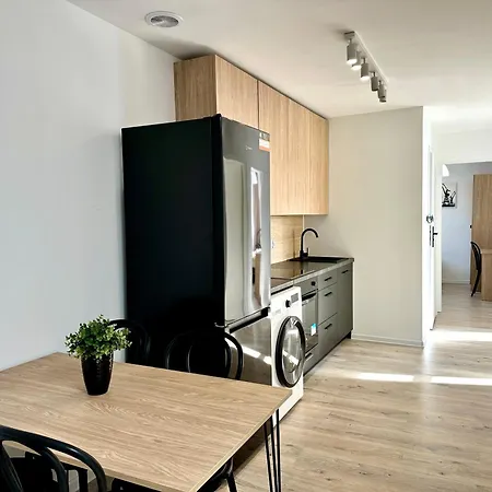 Apartment Nowy Port 11 *